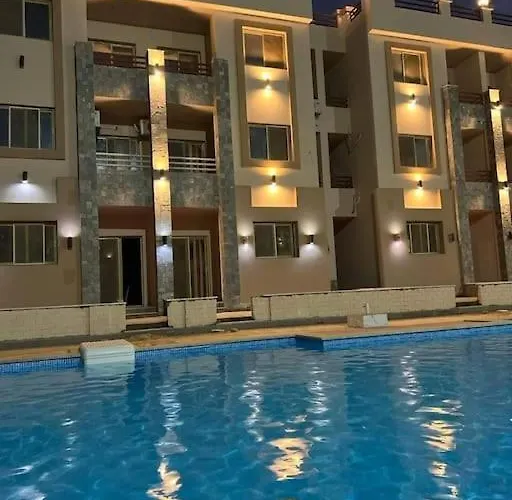 Alpesi faház قرية لالونا العين السخنة اكوا بارك مارينا صيد للعائلات Laluna Ain Sokhna Aqua Park Marina Fishing Families Ajn-Szuhna