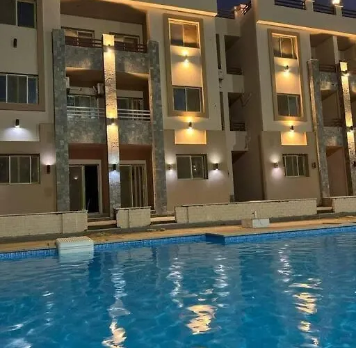Alpesi faház قرية لالونا العين السخنة اكوا بارك مارينا صيد للعائلات Laluna Ain Sokhna Aqua Park Marina Fishing Families Ajn-Szuhna