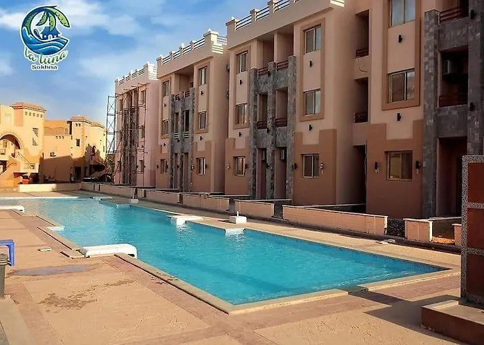 Alpesi faház قرية لالونا العين السخنة اكوا بارك مارينا صيد للعائلات Laluna Ain Sokhna Aqua Park Marina Fishing Families *